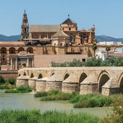 Endülüs turu, Córdoba Mezquita Camii ve Röman Köprüsü manzarası