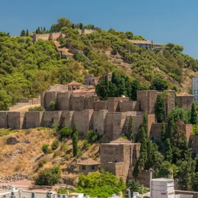 Endülüs turu, Málaga Alcazaba Kalesi ve tarihi surlar manzarası