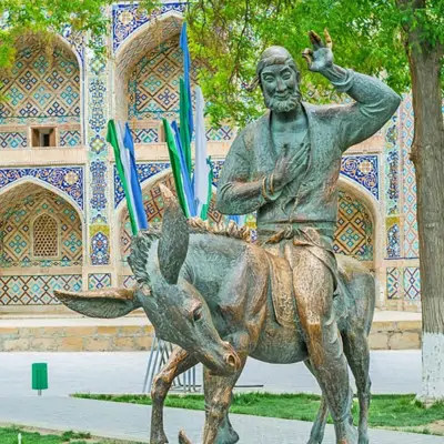 Özbekistan turu, Semerkand Registan Medresesesi ve geleneksel at heykeli